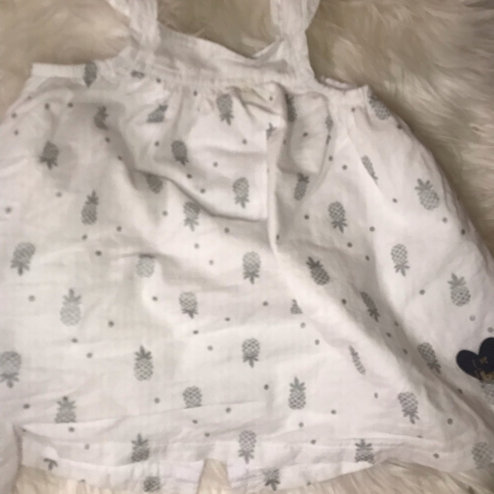 Pineapple outfit